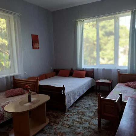Gedimino Vila 6 *